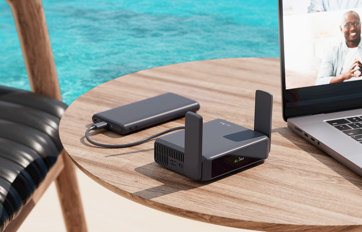 Dual-band Wi-Fi 7 Travel Router